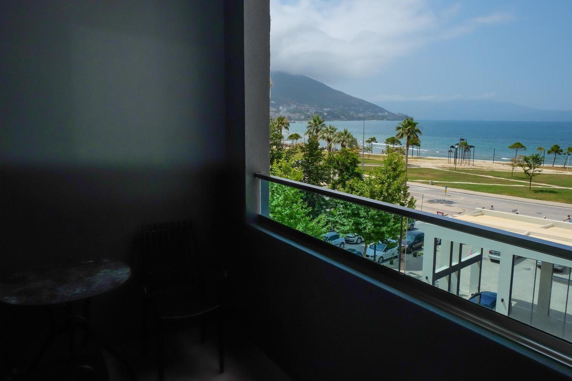 Laid Hotel Vlorë Exterior foto